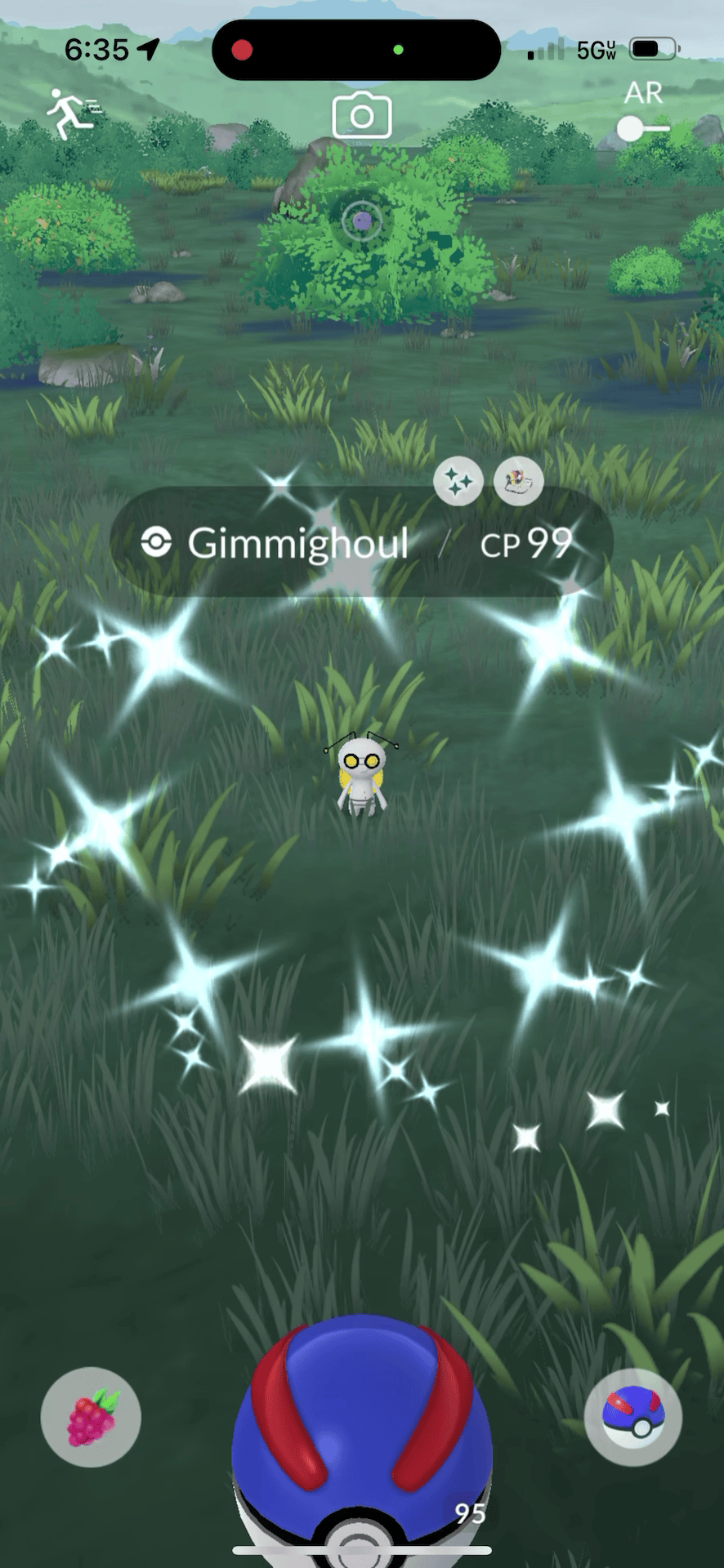 Shiny Gimmighoul in Pokémon GO
