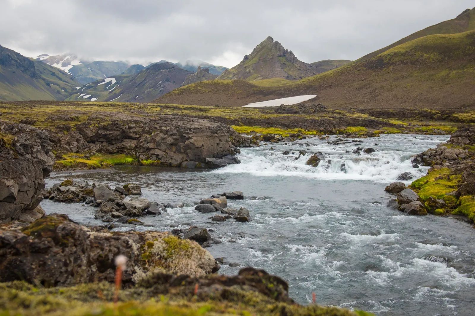 Laugavegur - group hiking landscape river