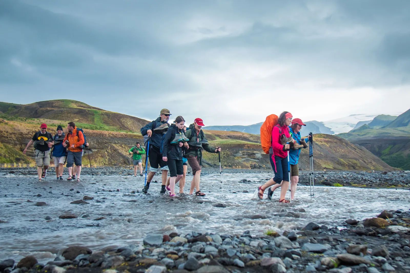 Laugavegur - group hiking river crossing