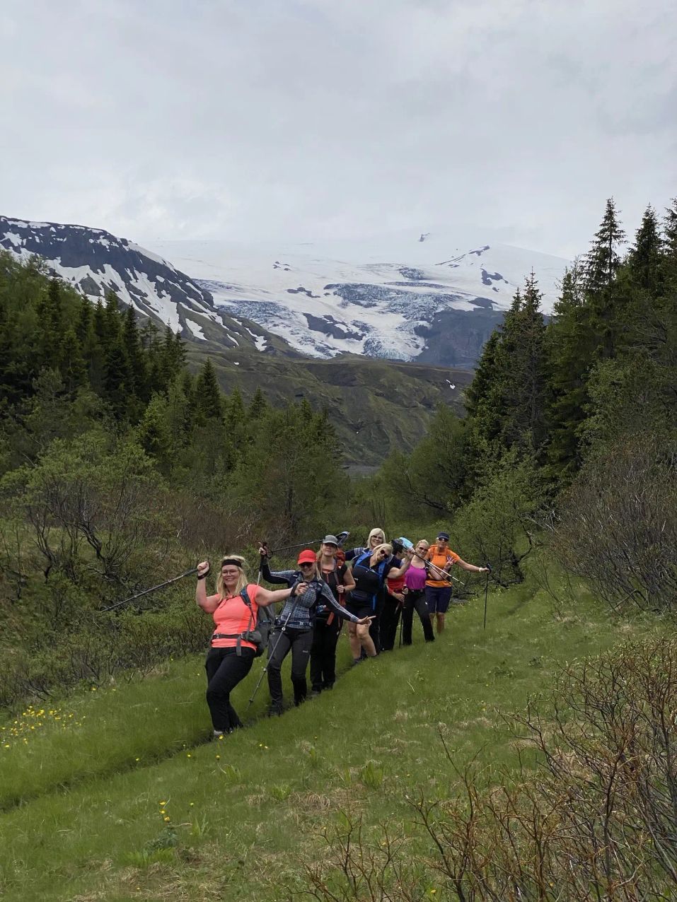 Thorsmork - group hiking glacier landscape
