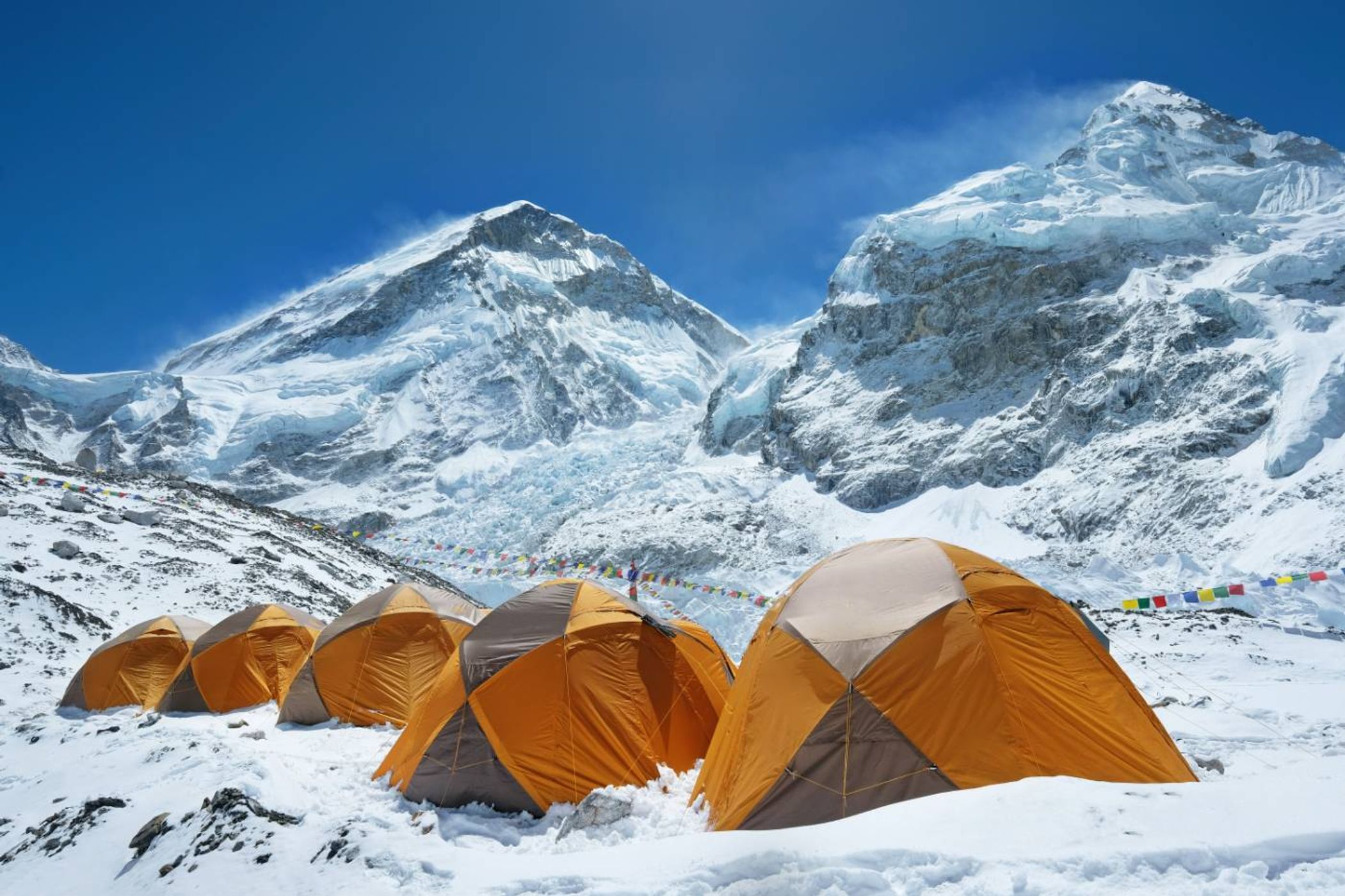 tents on the trek to everest base camp
