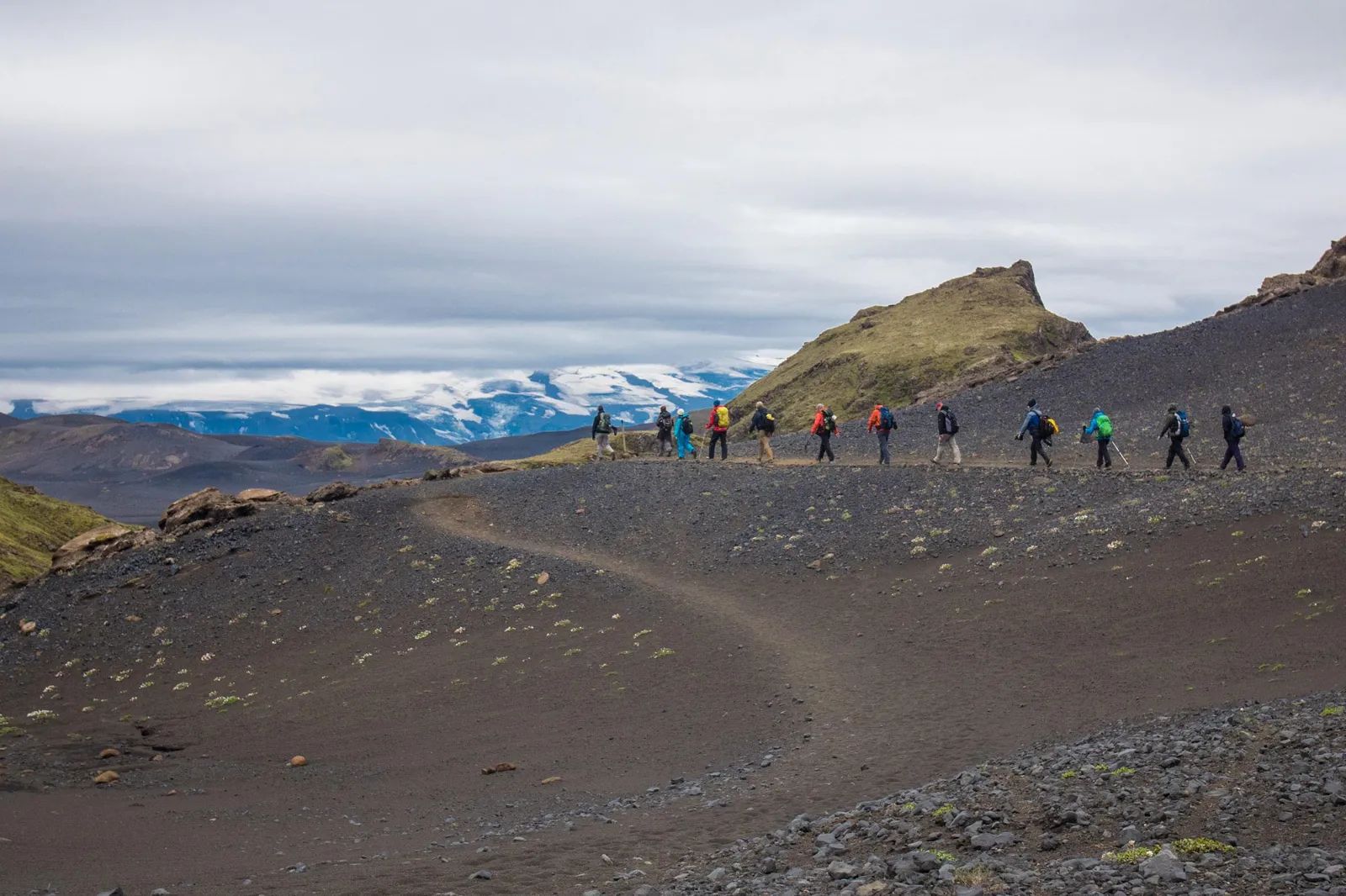Laugavegur - group hiking landscape crossing