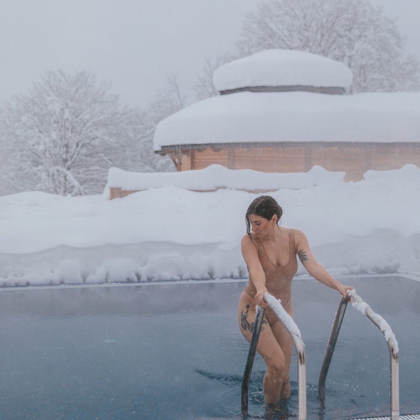 Thermal baths in the snow