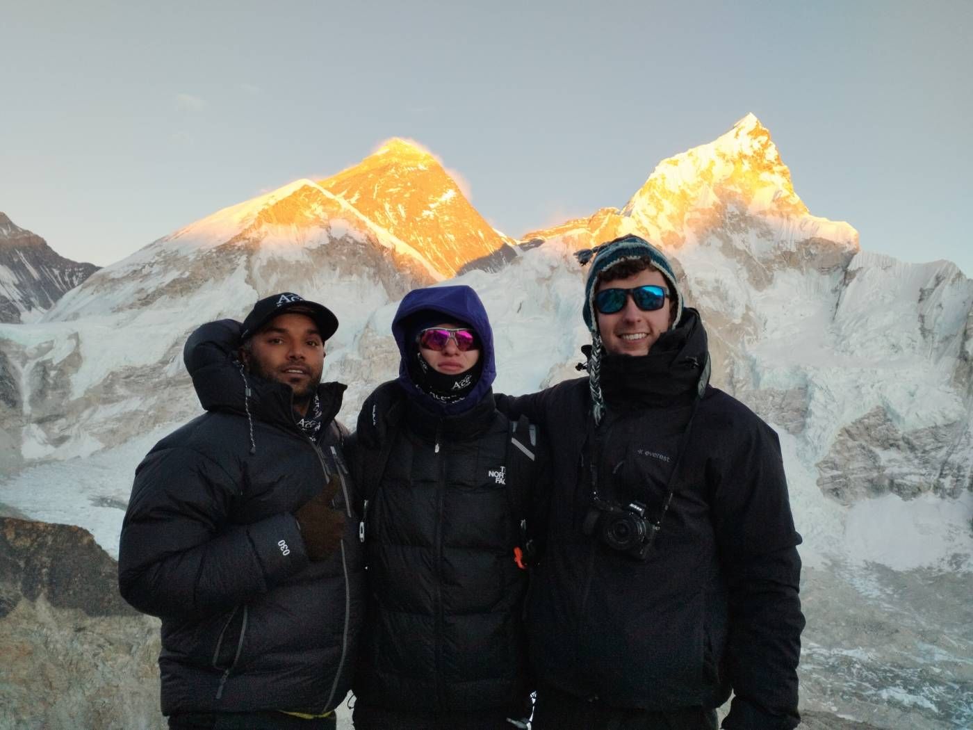 Hikers happy in the Sunrise
