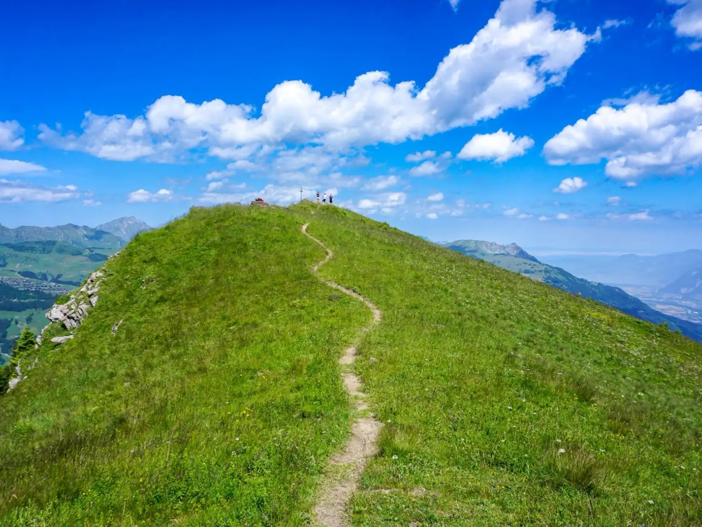 path on a hill on Tour des Dents du Midi
