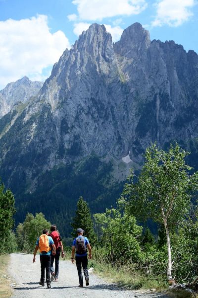 Hike and Wild Swim the Thousand Lakes, Pyrenees - Gallery Image 4