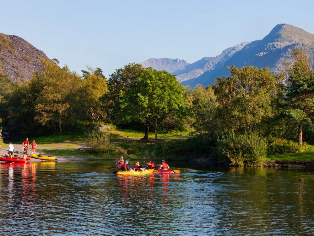Kayaks organised at lakes