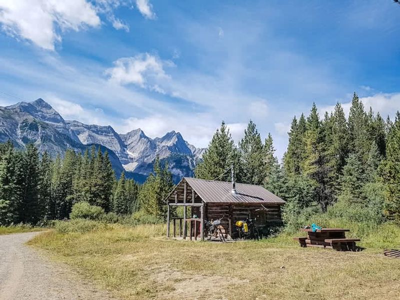 Cabin with two bikes