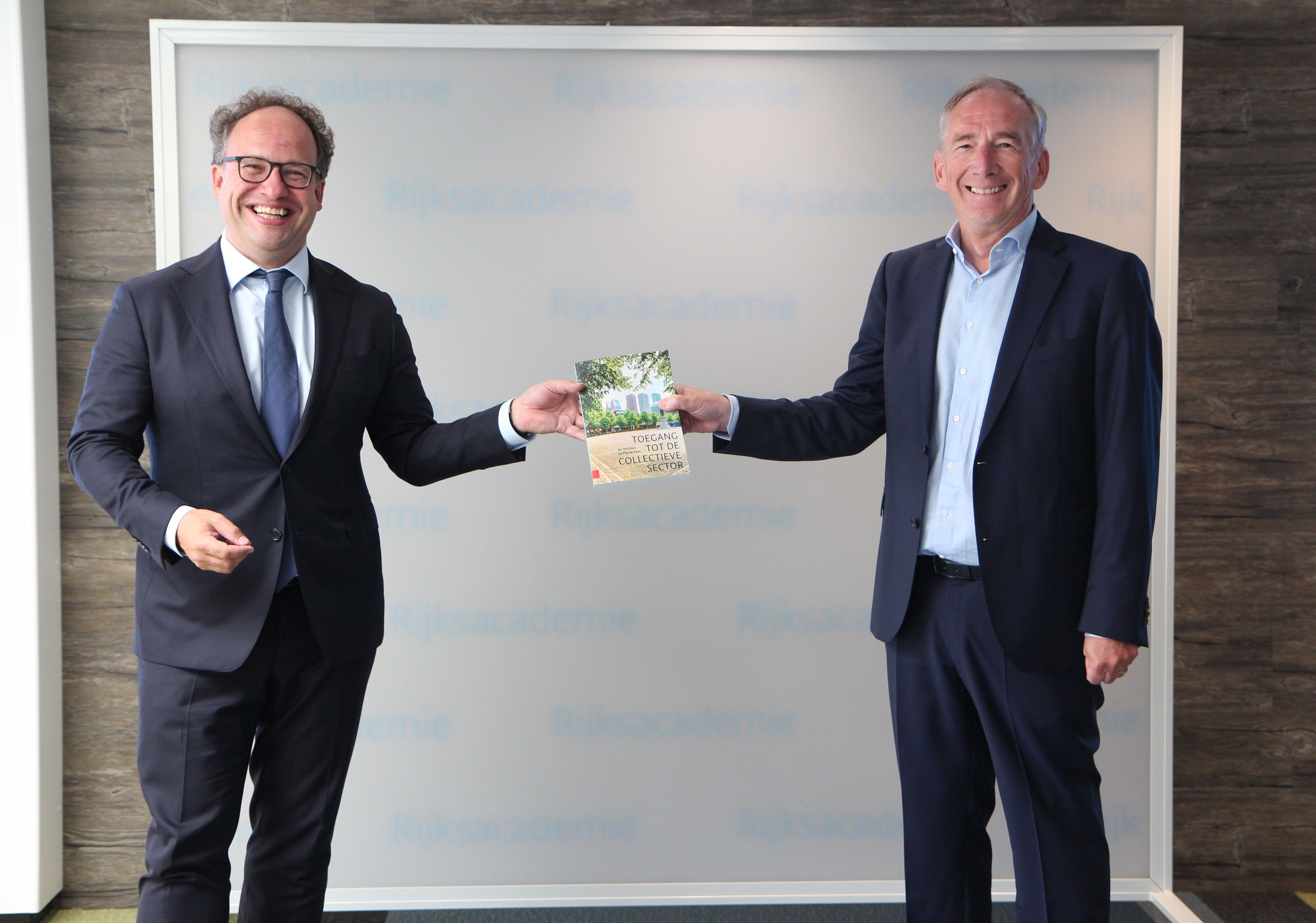 Eerste exemplaar 'Toegang tot de collectieve sector'