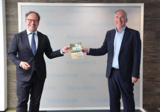 Eerste exemplaar 'Toegang tot de collectieve sector'