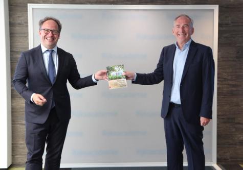 Eerste exemplaar 'Toegang tot de collectieve sector'