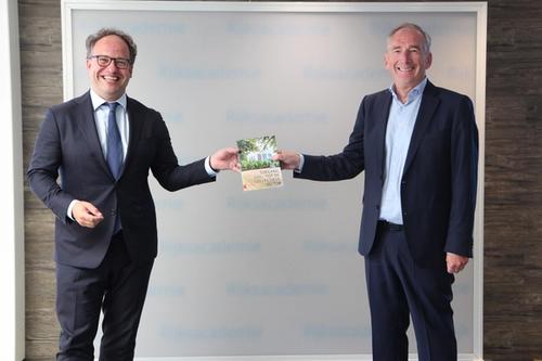 Eerste exemplaar 'Toegang tot de collectieve sector'