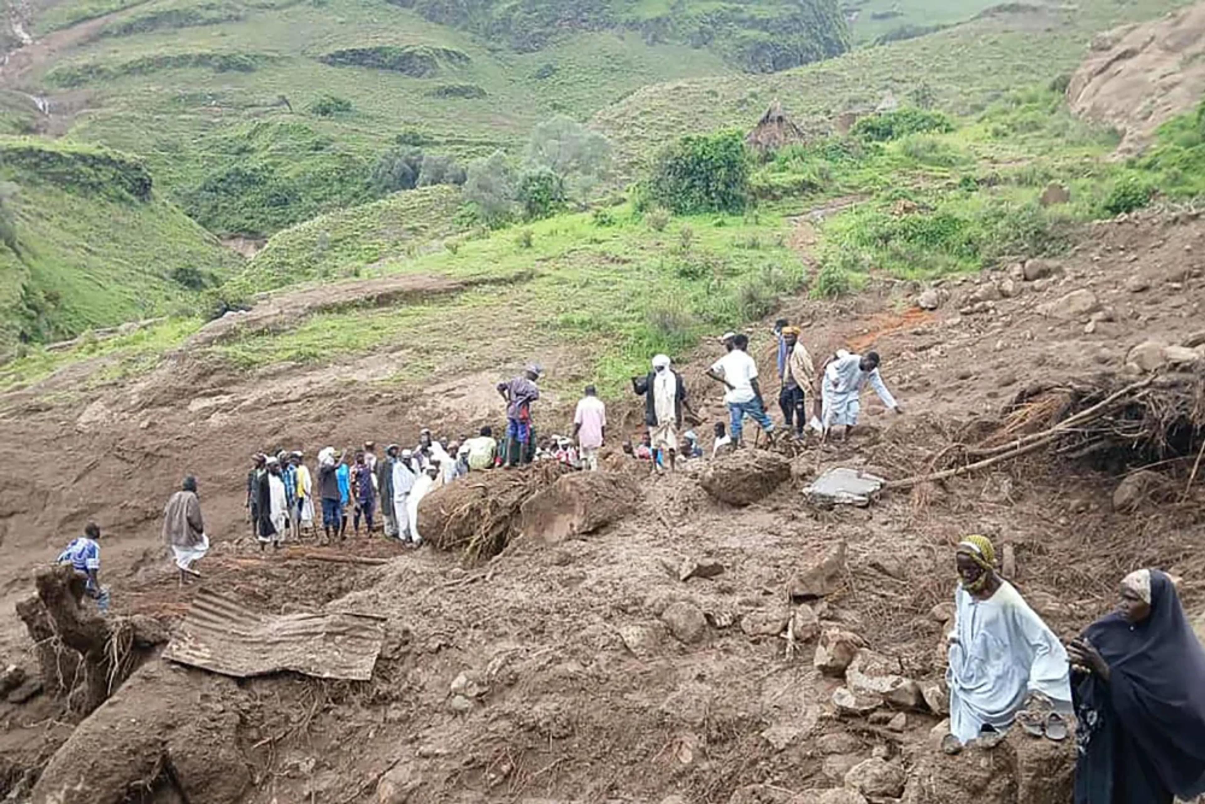 Darfur en Sudán arrasa con una aldea