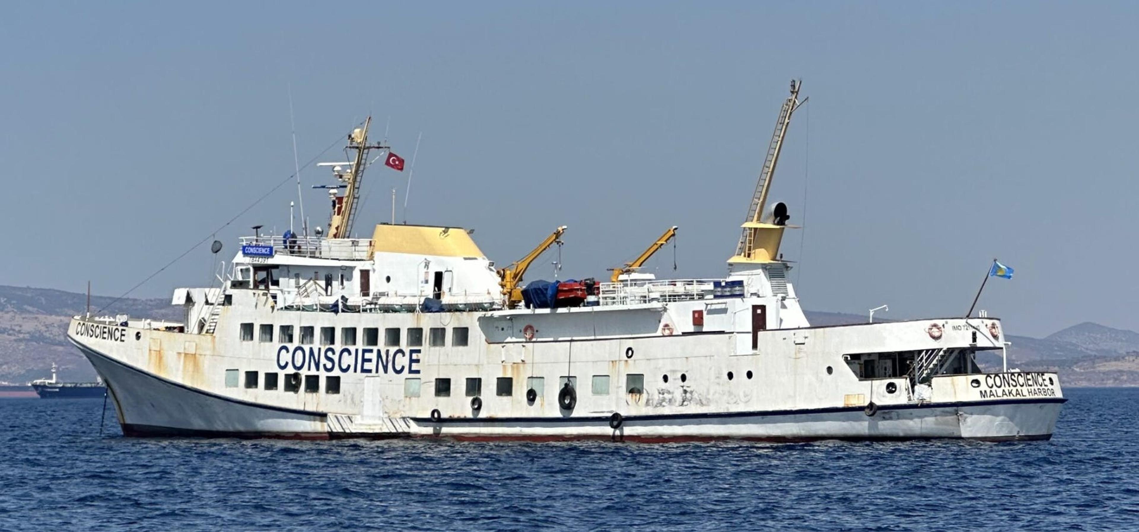 Le navire d'aide humanitaire Conscience navigue vers Gaza lors de la mission de flottille.