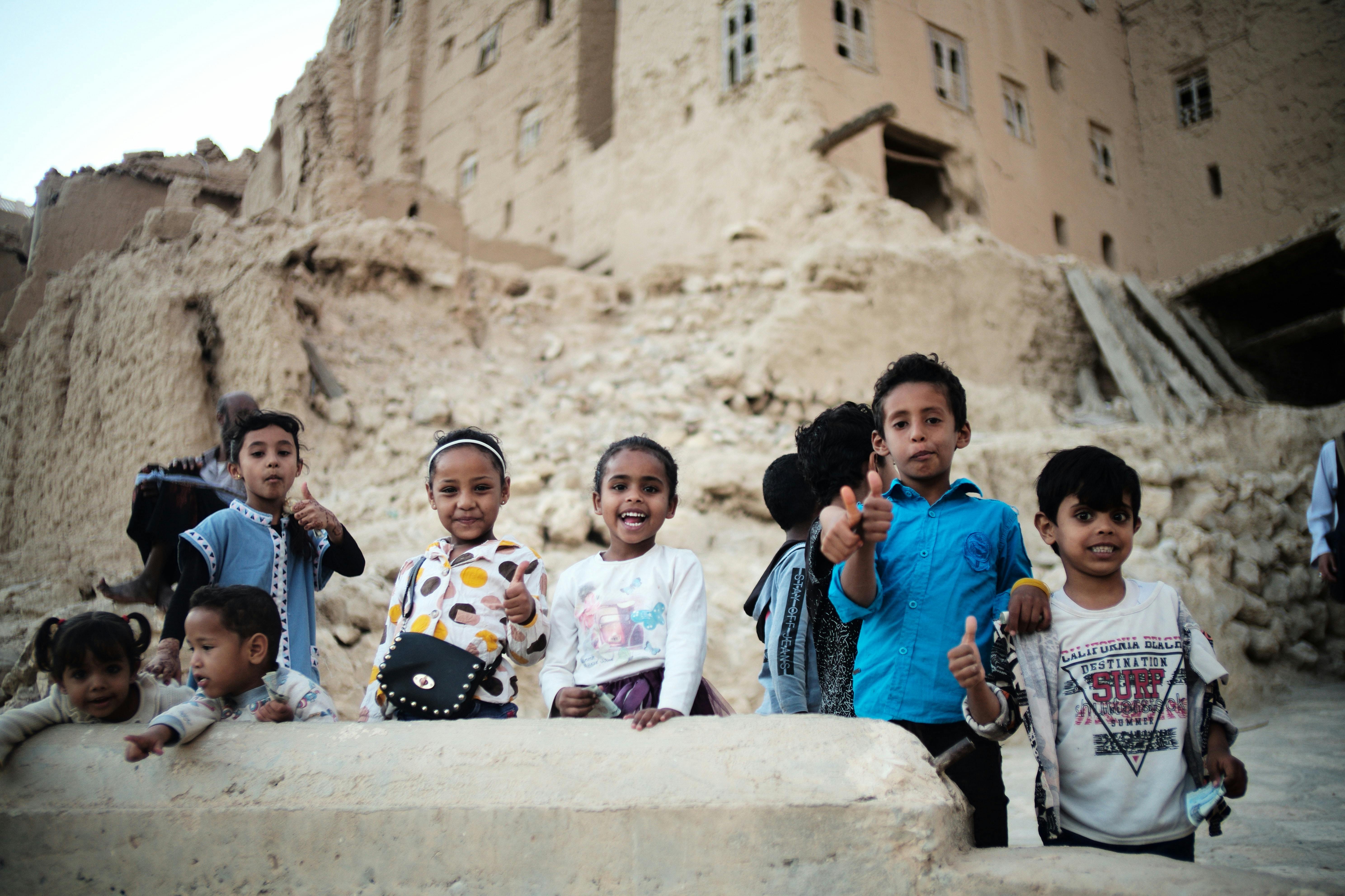 Líneas de vida en Yemen: Voluntarios alimentando a niños en la peor crisis humanitaria del mundo
