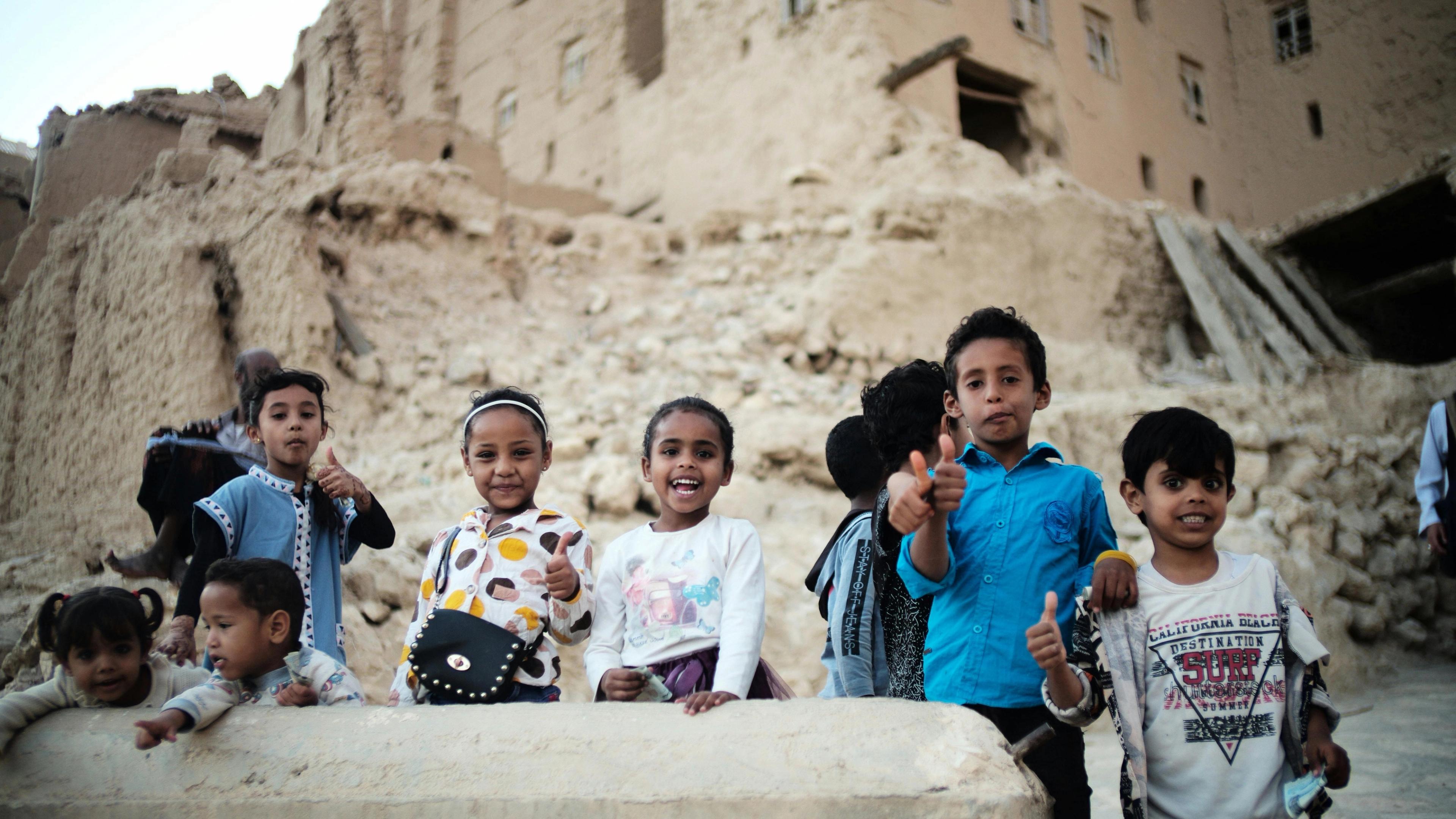 Líneas de vida en Yemen: Voluntarios alimentando a niños en la peor crisis humanitaria del mundo