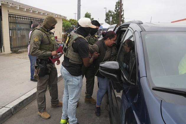 Suspension de la Cour suprême sur les "Patrouilles itinérantes" de LA : Que s'est-il passé, ce que cela signifie et comment les communautés peuvent réagir