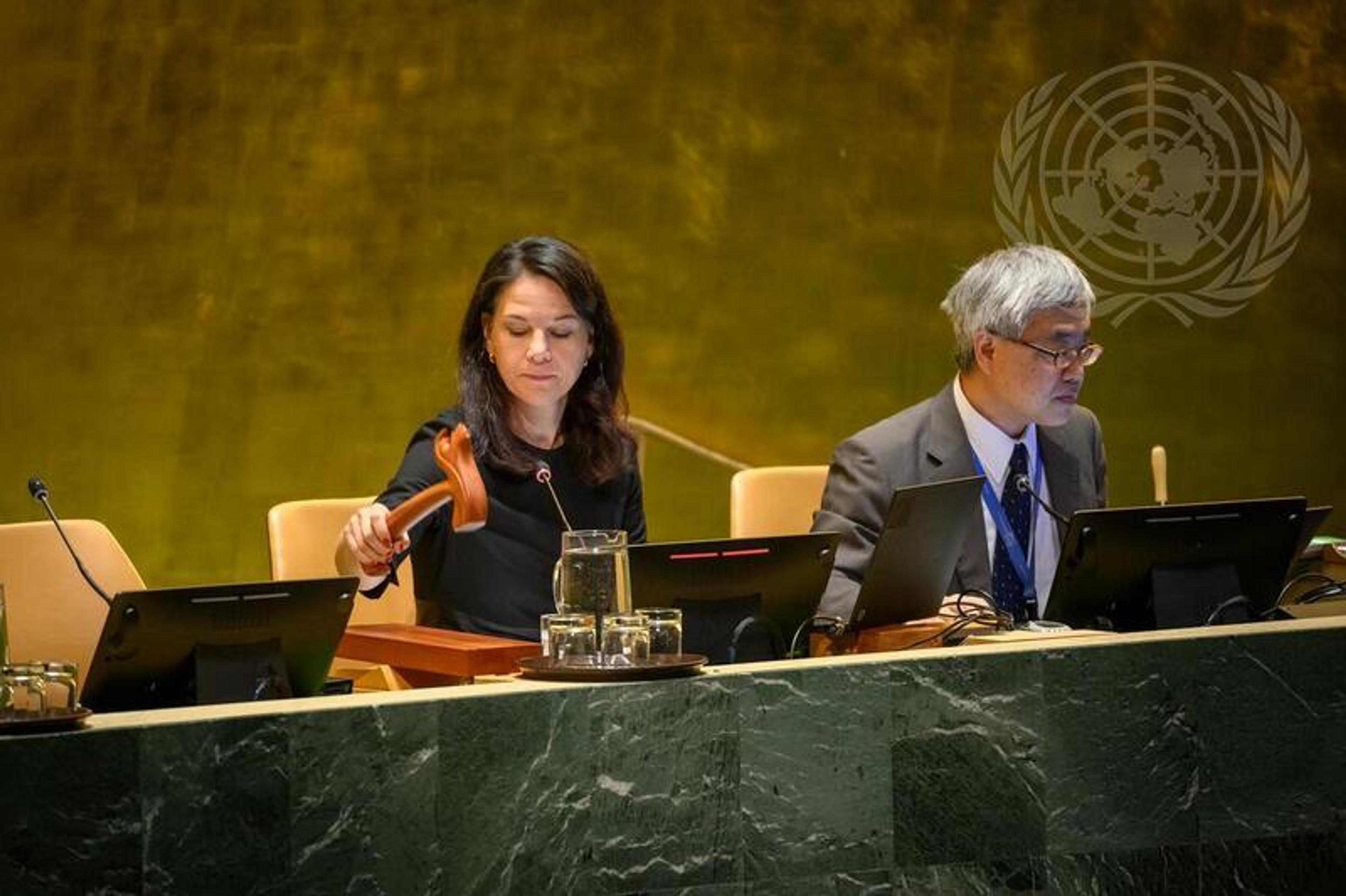 Funcionarios de la Asamblea General de la ONU durante la sesión de paz de 2025 en Nueva York.