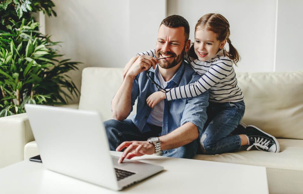 Relocating to Singapore: Types of Employment and Family Passes