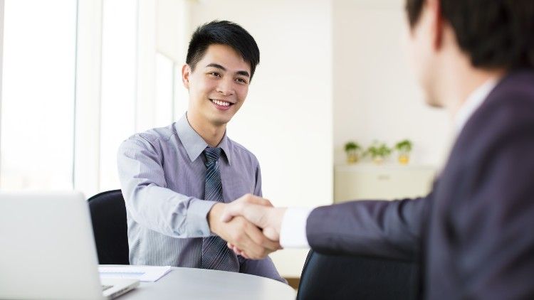 DIY HDB Transaction: 5 Reasons to Sell Your Flat on Your Own