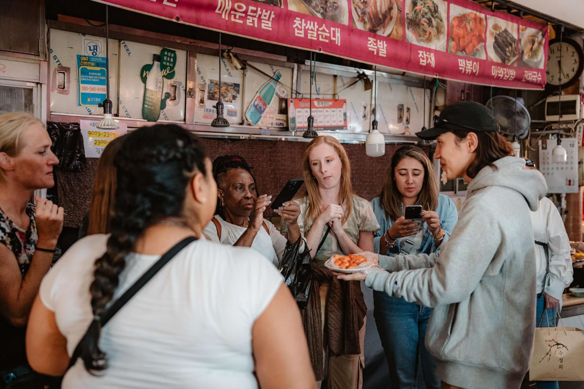 Jongno Market Street Food Walk with Drinking Games, Seoul — photo 3