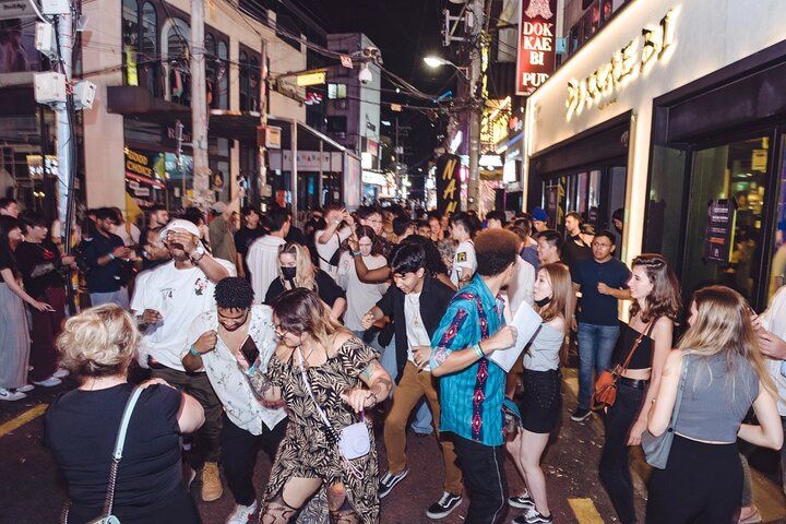Hongdae & Itaewon VIP Bar & Club Crawl, Seoul — photo 3