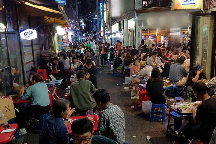 Kwangjang & Euljiro Alley Eat-and-Drink Crawl