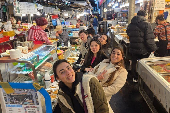 Dongmyo Flea Market & Gwangjang Food Walk, Seoul — photo 1
