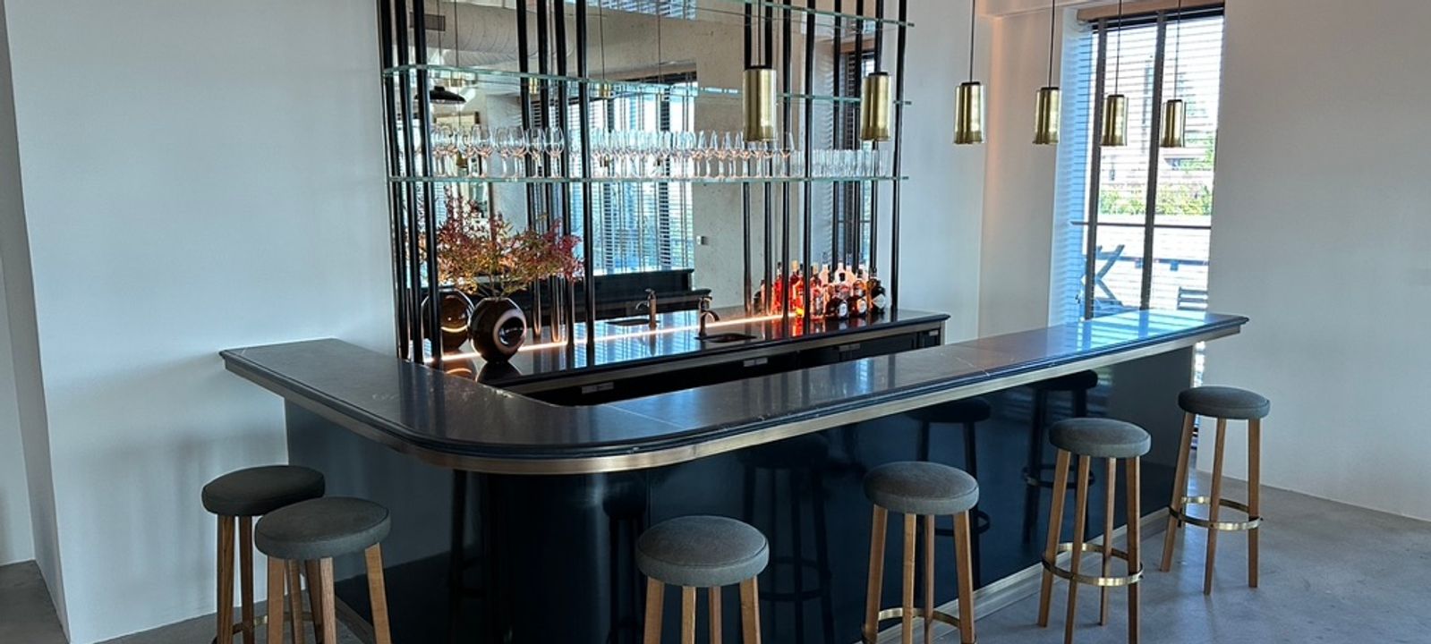 bar