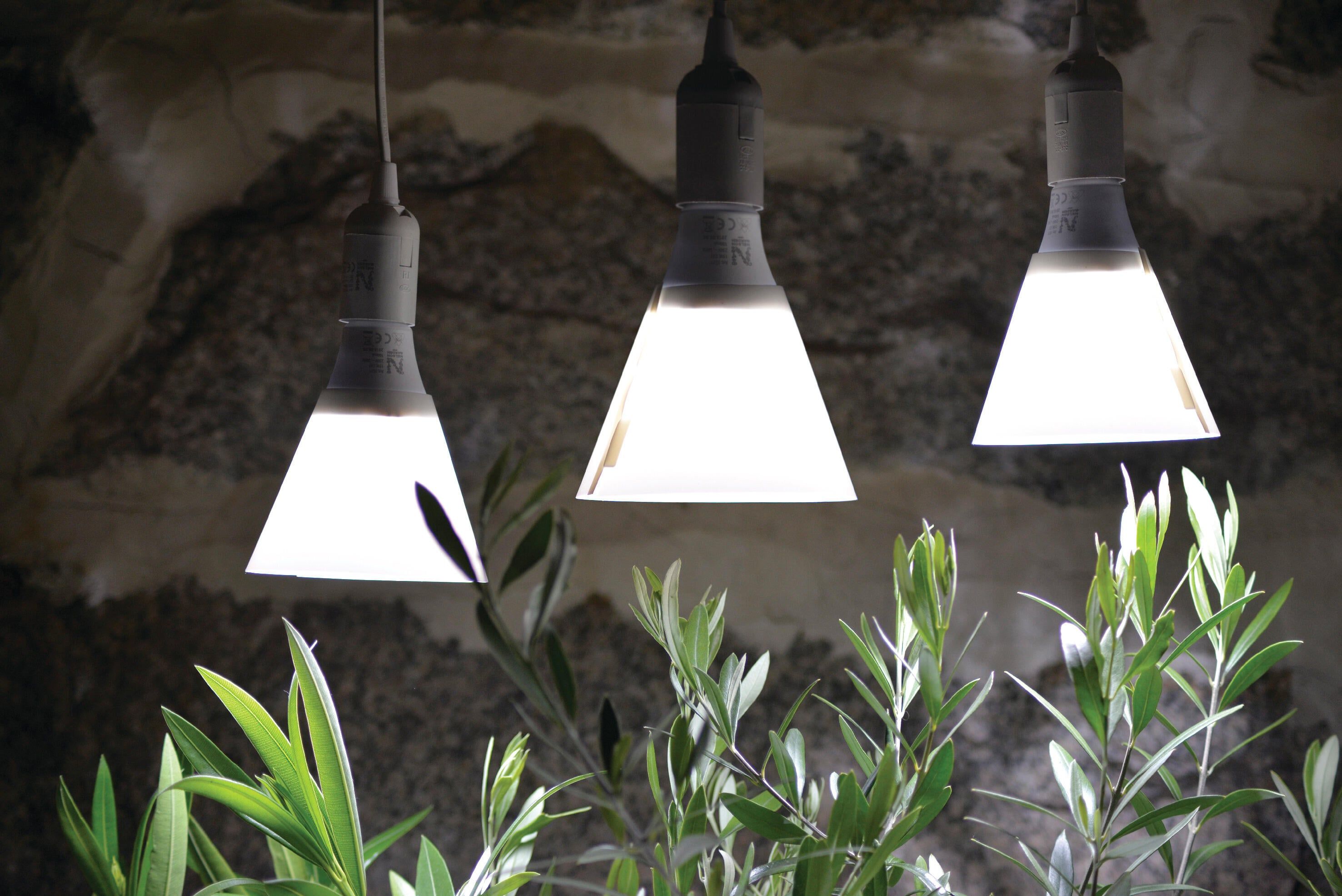 Plantelys LED-pære E27 med skjerm 2