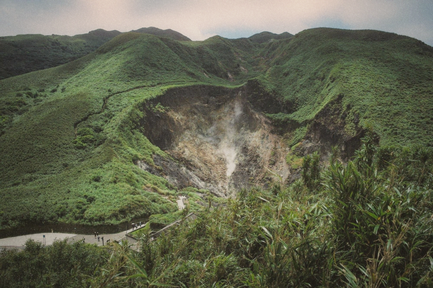 Yangmingshan Day Hike: Three Routes for Three Moods