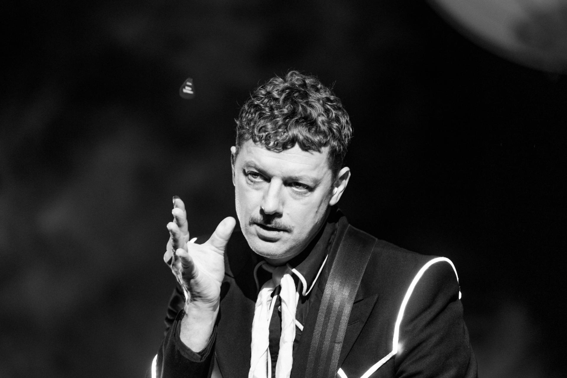 The Hives performing live on stage at Teatro Metropolitan in Mexico City, photographed by Alan Cortés