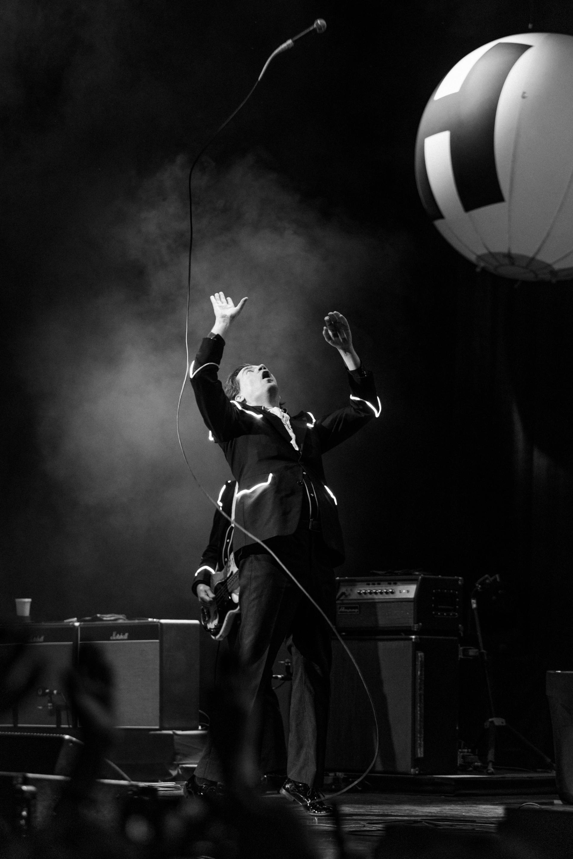 The Hives performing live on stage at Teatro Metropolitan in Mexico City, photographed by Alan Cortés