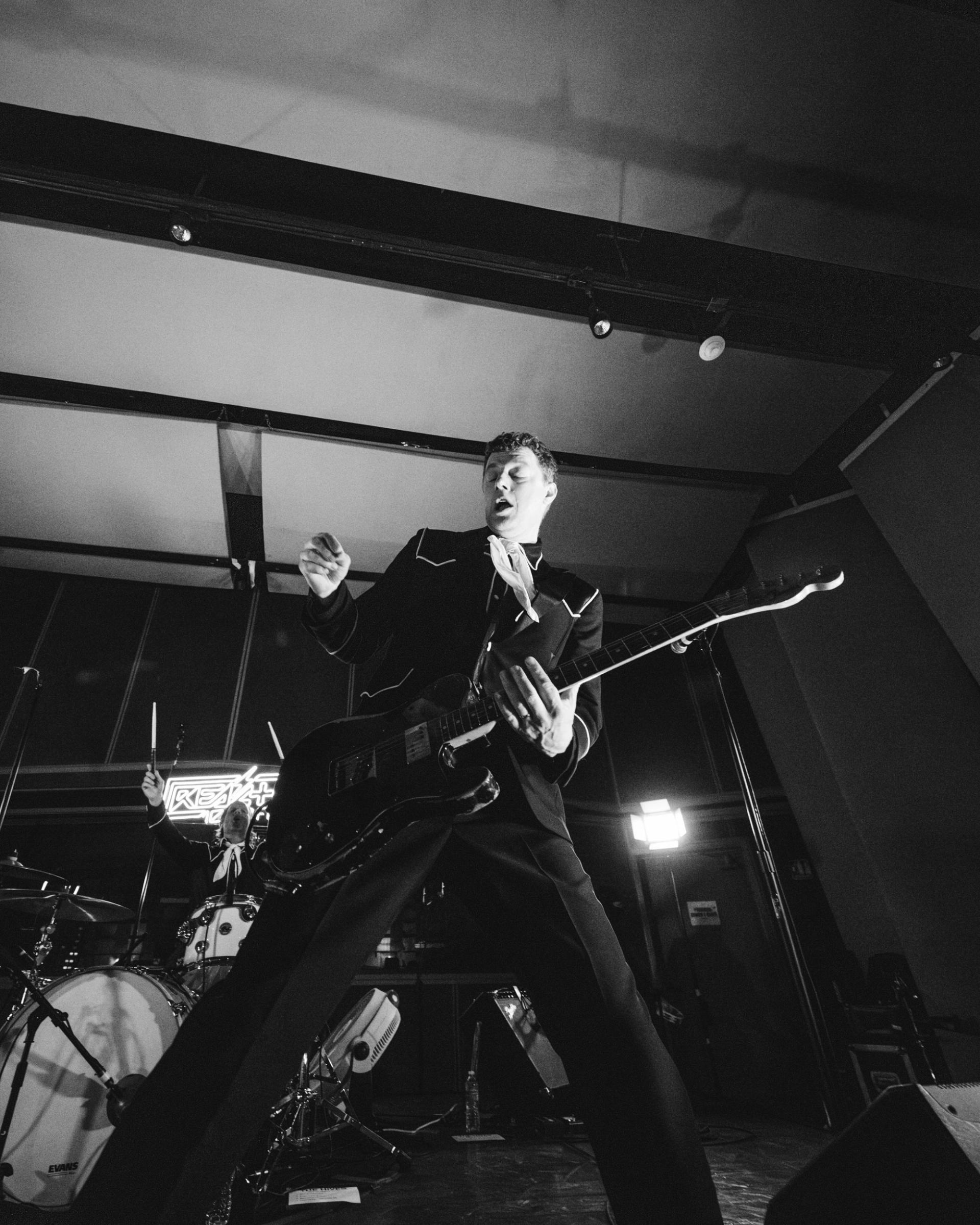 The Hives - Sesión en vivo por Reactor 105.7 - Fotografía por Alan Cortés