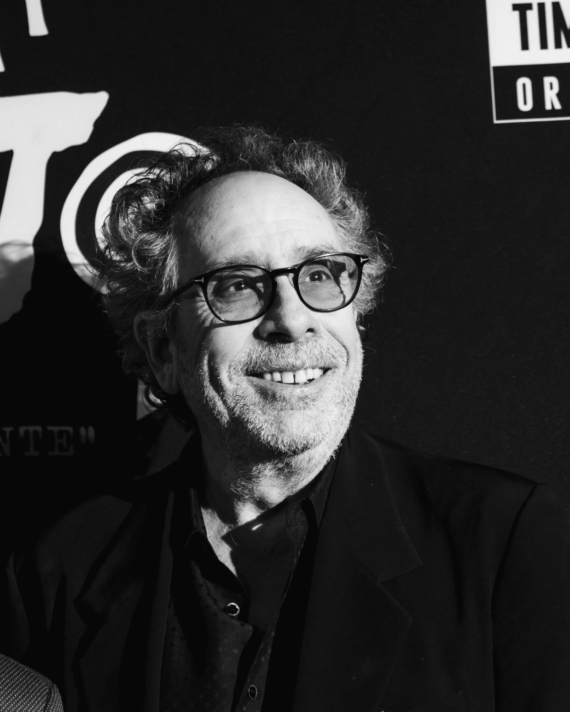 Tim Burton portrait in black and white, photographed by Alan Cortés in Mexico City