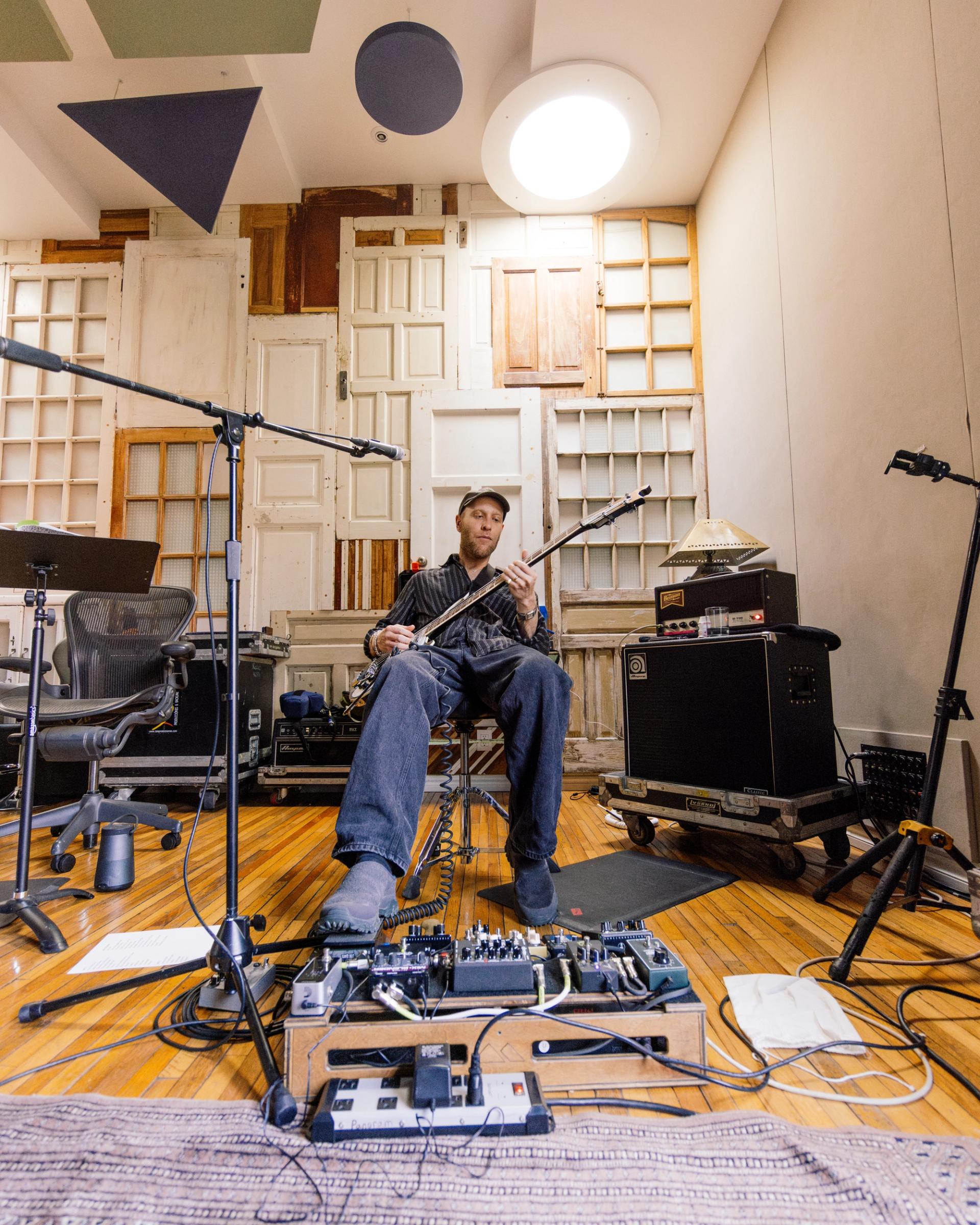 Unknown Mortal Orchestra Ensayando en Panoram Studios en Ciudad de México - Fotografía por Alan Cortés
