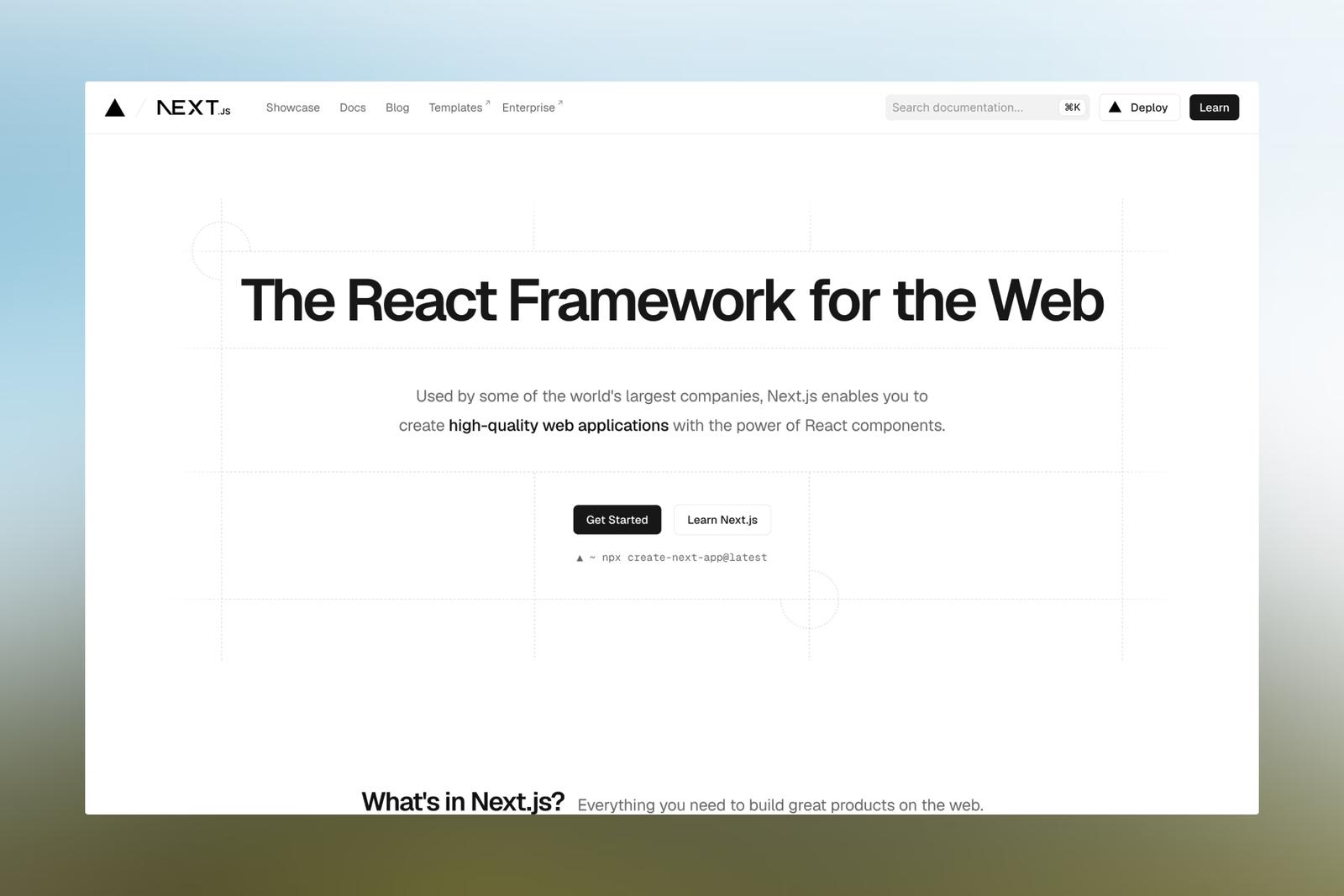 Die Next.js Landing Page mit dem Claim "The React Framework for the Web"