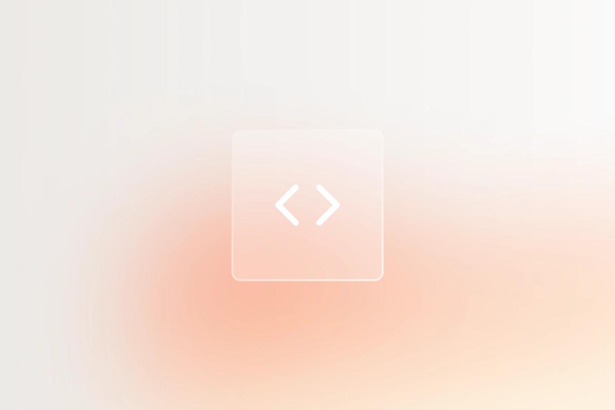 Code-Symbol auf hellem Hintergrund mit orangem Farbverlauf