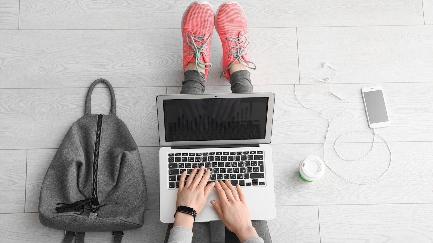 Illustration of common blogging mistakes shown as warning signs on a blog dashboard