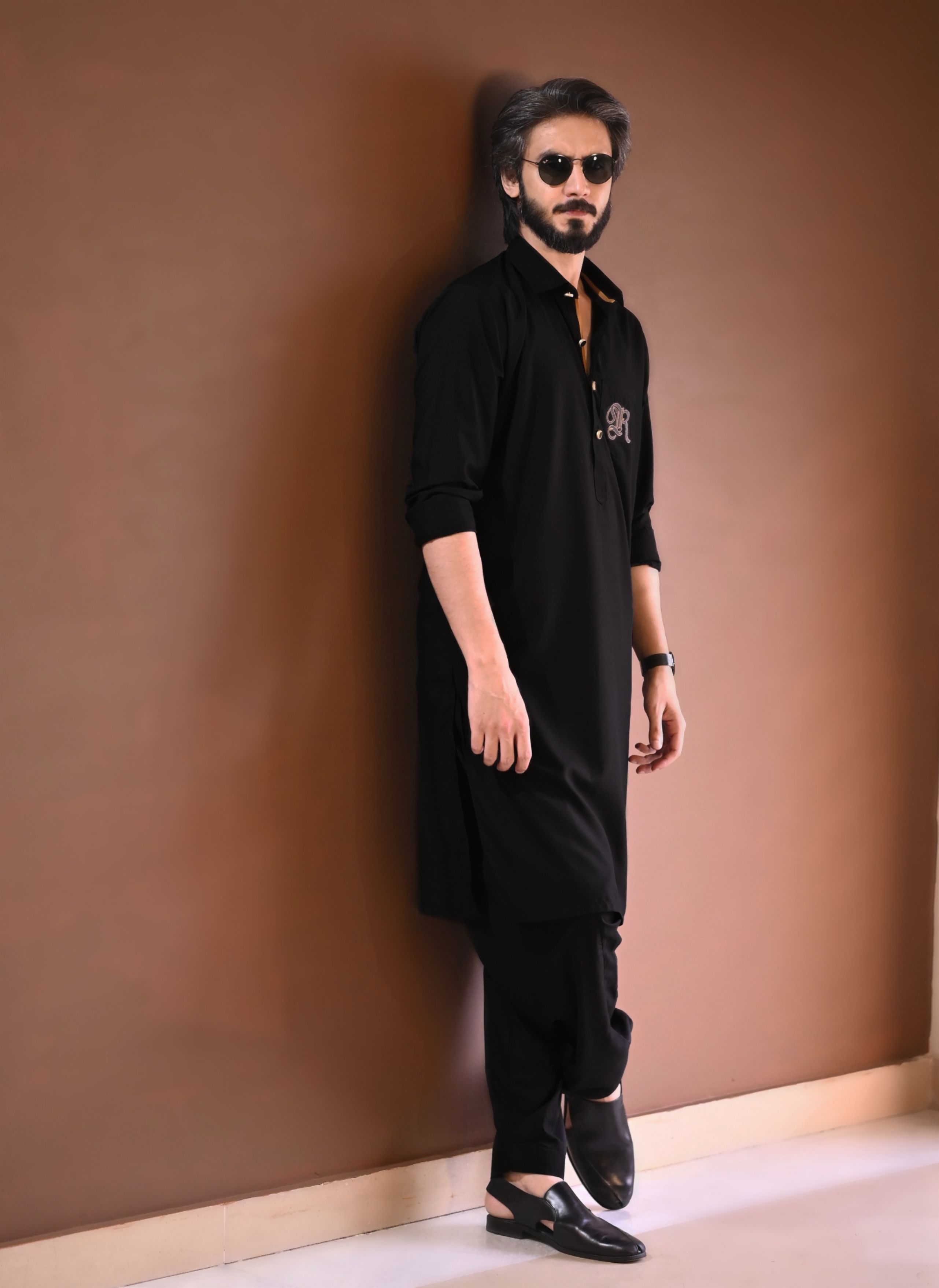 Royalty Black Kameez Shalwar