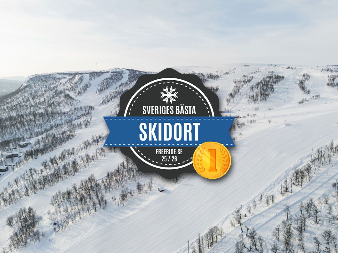 En flygbild av skidorten Ramundberget med utmärkelsen Sveriges bästa skidort säsongen 25/26.