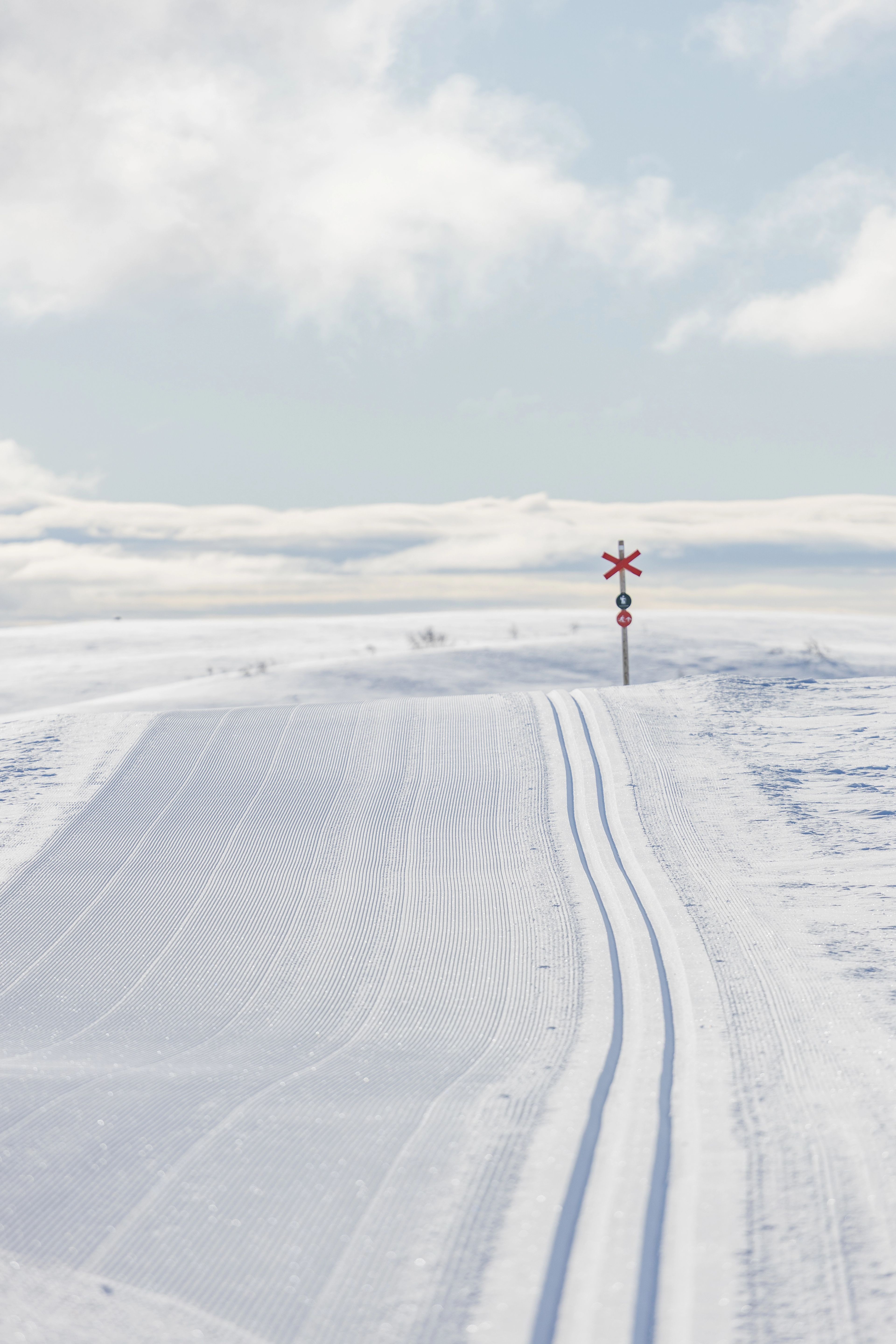 Ett nypistat längdspår på fjället.
