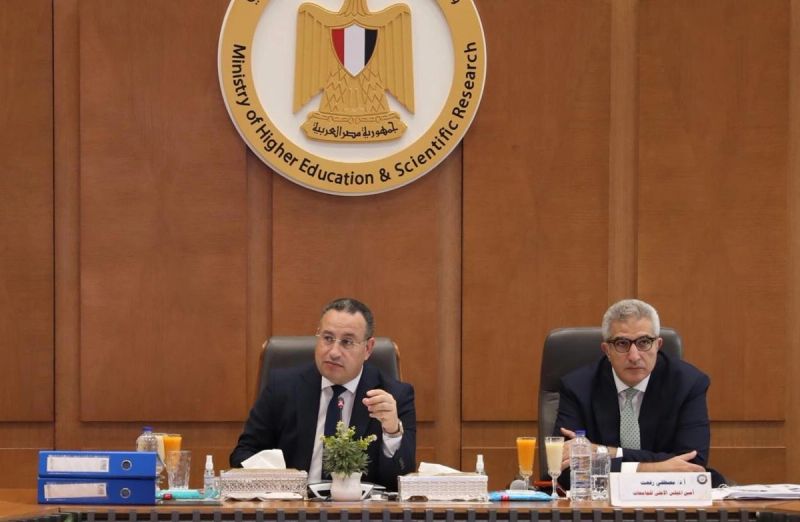 الحكومة تعلن قرب الانتهاء من الزيادات المالية المقررة لأعضاء هيئة التدريس بالجامعات