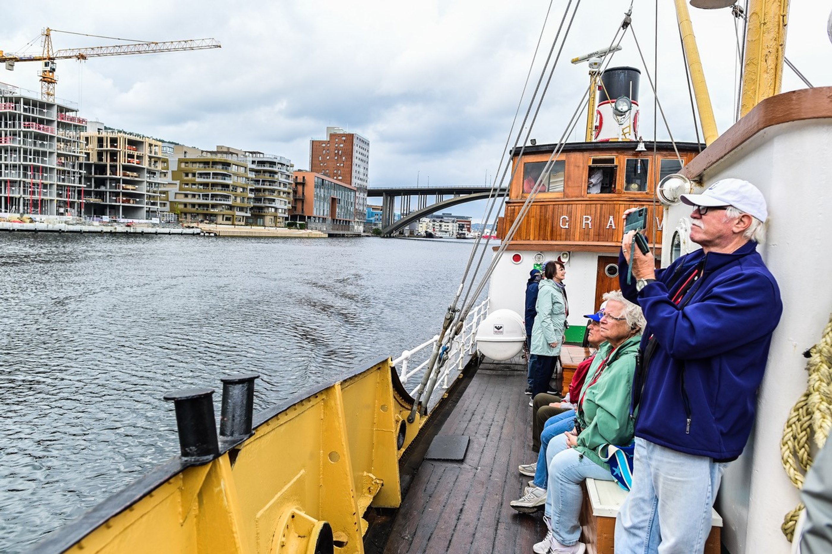 cruiseturister og veteranbåter