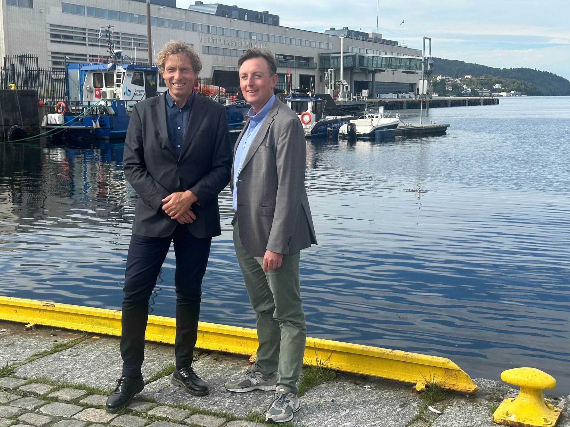 Direktør for VilVite(Bergen Vitensenter) Lars Leegaard Marøy, og havnedirektør Michal Forland i Bergen Havn