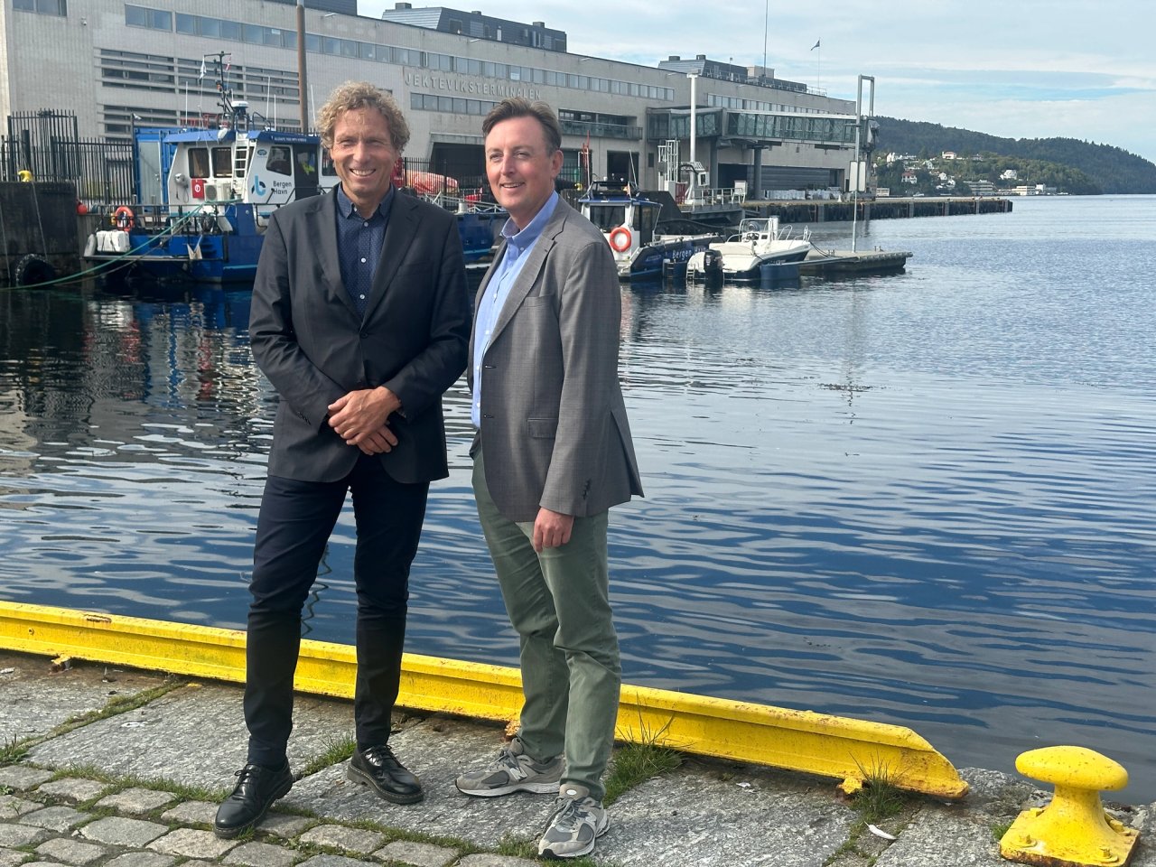 Direktør for VilVite(Bergen Vitensenter) Lars Leegaard Marøy, og havnedirektør Michal Forland i Bergen Havn