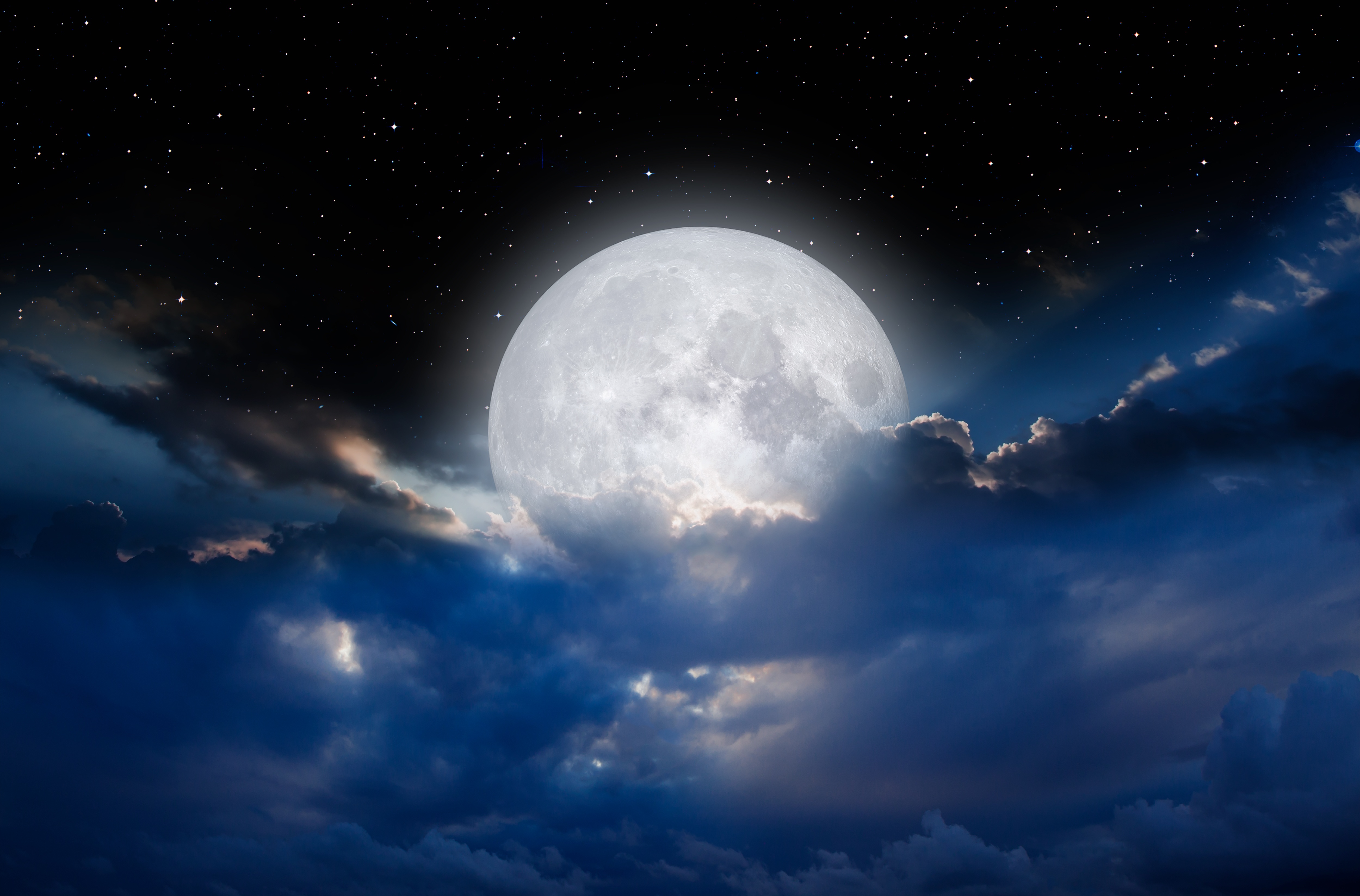 The terms “moonlight clan” or “moonlight tribe” (月光族) have become widely used across China to refer to people who spend all their disposable income well before payday. Image: Shutterstock