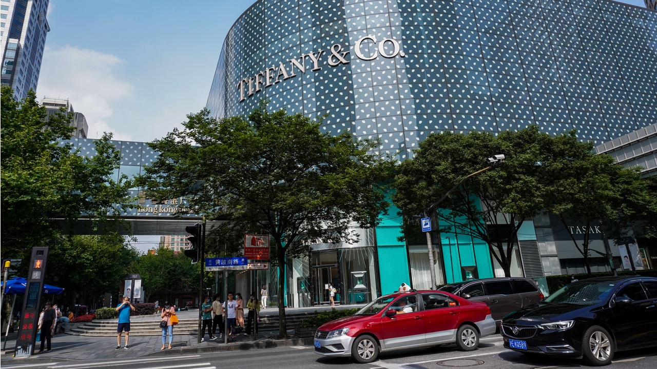 China’s National Bureau of Statistics' recent report is spreading optimism among luxury brands, as average national spending saw an impressive 15.8-percent year-on-year growth. Photo: Shutterstock