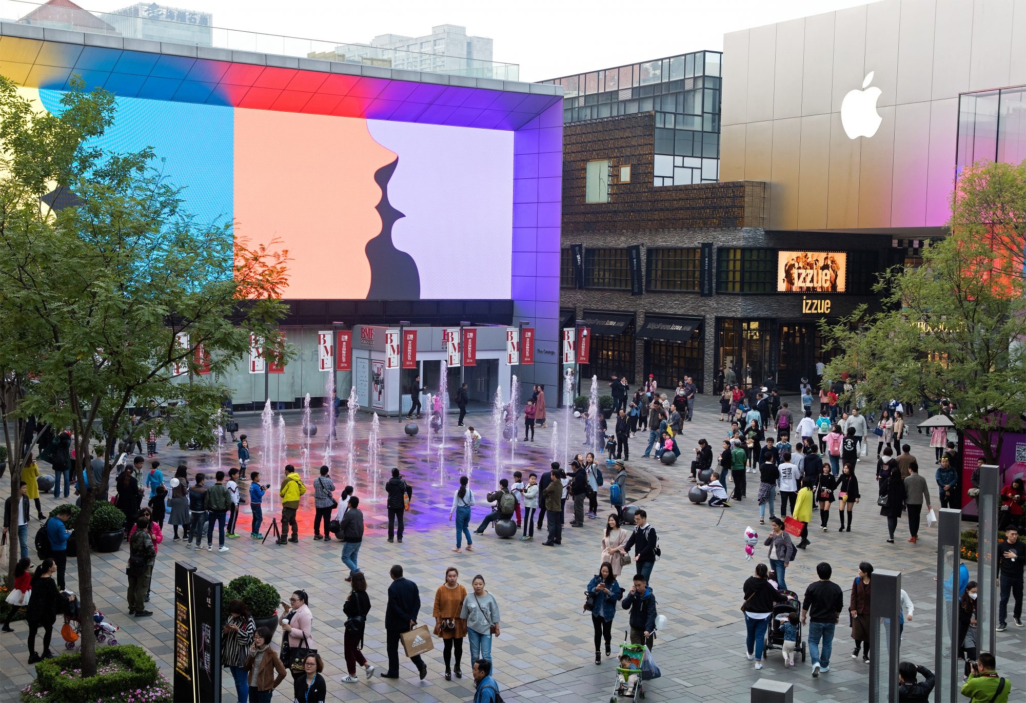 China's malls continue to expand as not only a place to shop, but a place for consumers to gather for entertainment. (Shutterstock)