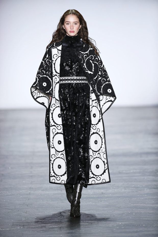 Silk Road Style: Vivienne Tam's Autumn/Winter 2016 Collection